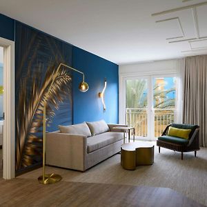 Executive Suite met een Slaapkamer en een King Size Bed